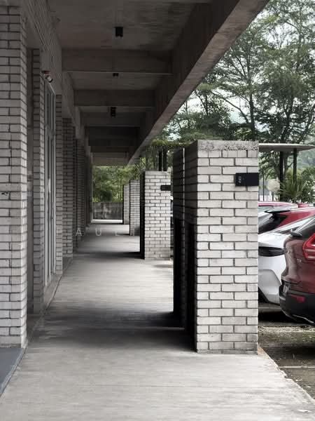 Shop / Office for Rent in Sungai Buloh (Selangor) - Pauline Ang - Ground level walkway - PropertyGuru.com.my