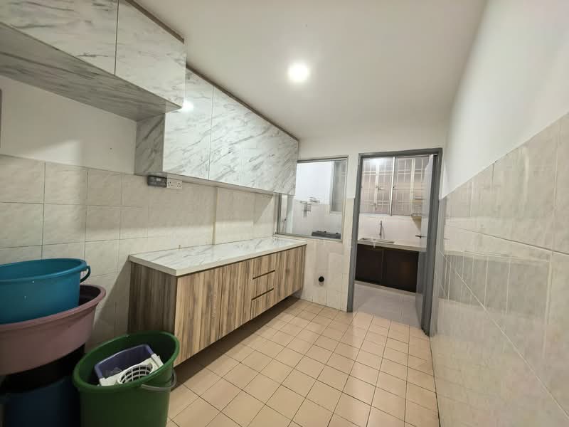 Apartment for Rent at Bayu Puteri 2 - Ruice Tey - Kitchen - PropertyGuru.com.my