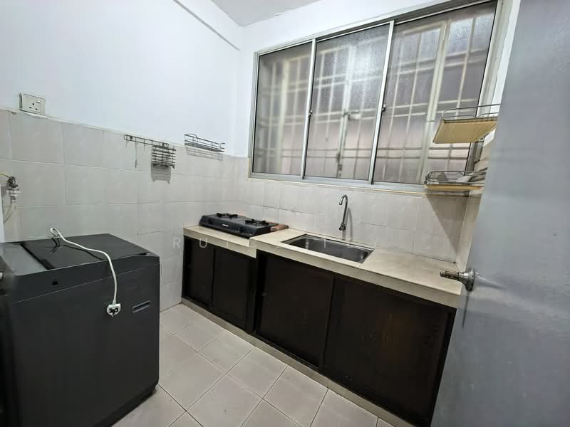 Apartment for Rent at Bayu Puteri 2 - Ruice Tey - Kitchen - PropertyGuru.com.my
