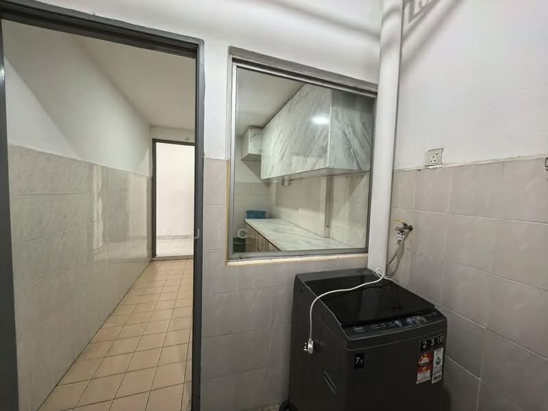 Apartment for Rent at Bayu Puteri 2 - Ruice Tey - Kitchen - PropertyGuru.com.my