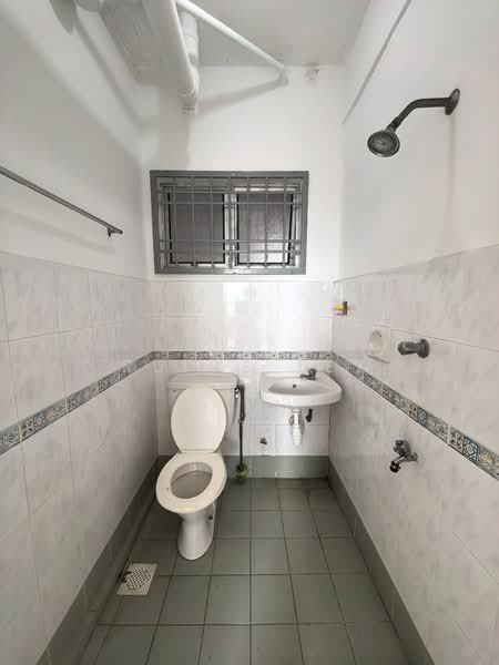 Apartment for Rent at Bayu Puteri 2 - Ruice Tey - Bathroom - PropertyGuru.com.my