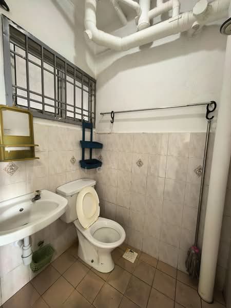 Apartment for Rent at Bayu Puteri 2 - Ruice Tey - Bathroom - PropertyGuru.com.my