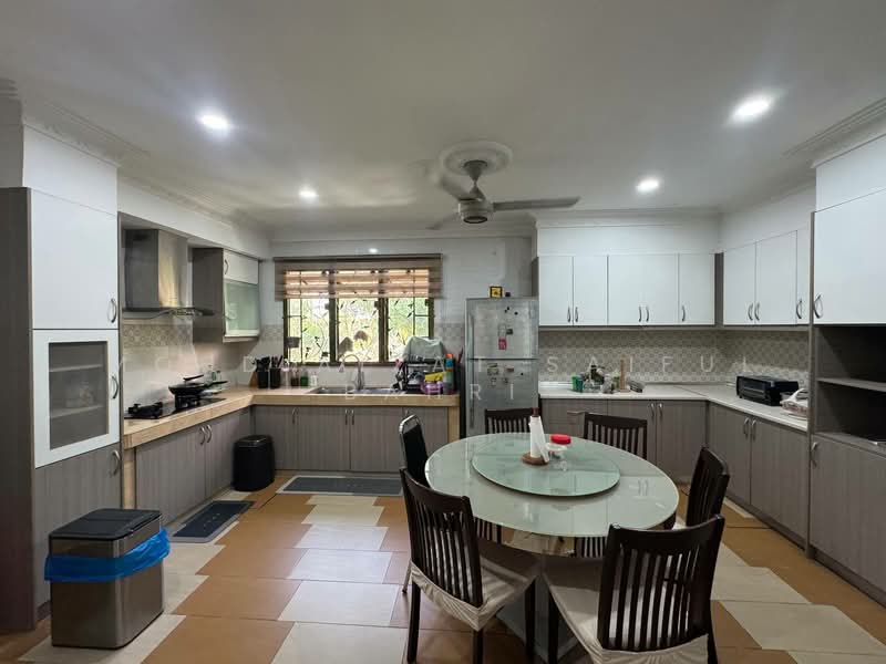 1-storey Terraced House for Sale in Taman Bukit Cheras (Cheras) - Mohd Aizat Saiful Bahri - Kitchen - PropertyGuru.com.my