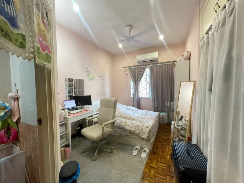 3-storey Terraced House for Sale in Jalan Ipoh (Kuala Lumpur) - Yanis Cheong - Bedroom - PropertyGuru.com.my