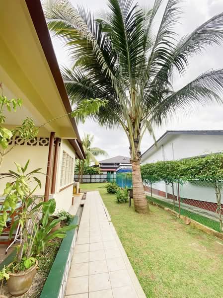 Commercial Bungalow for Rent in Seksyen 8 (Petaling Jaya) - Esther Tan - Exterior - PropertyGuru.com.my