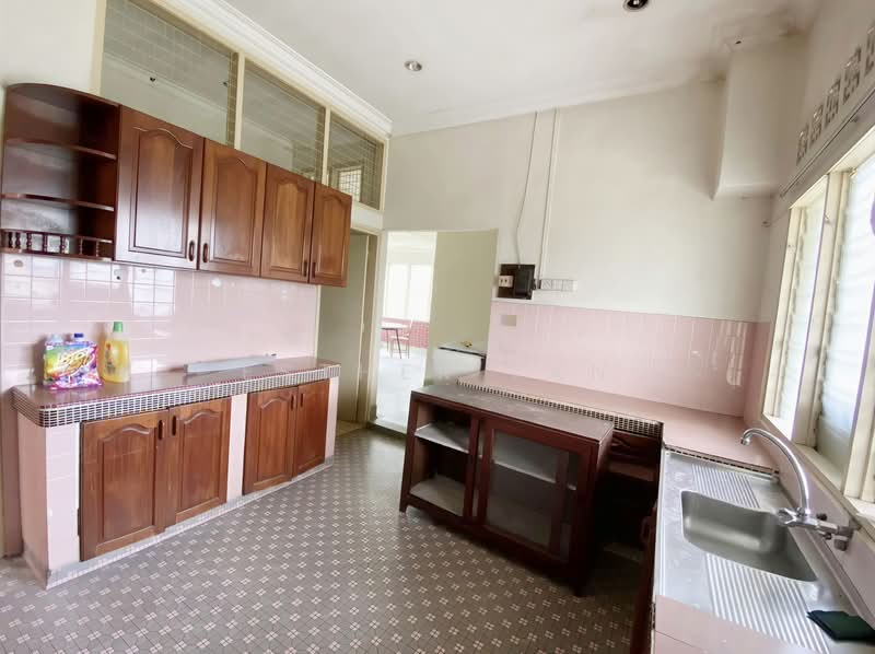 Commercial Bungalow for Rent in Seksyen 8 (Petaling Jaya) - Esther Tan - Kitchen - PropertyGuru.com.my