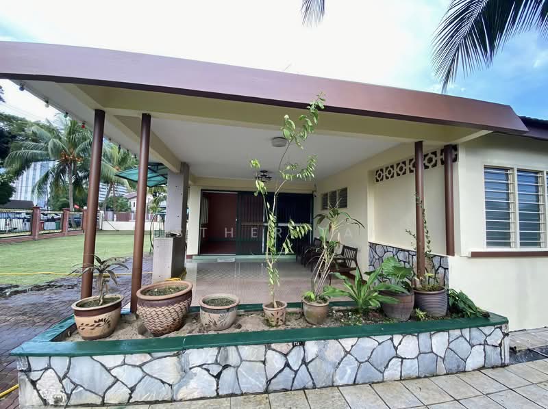 Commercial Bungalow for Rent in Seksyen 8 (Petaling Jaya) - Esther Tan - Exterior - PropertyGuru.com.my