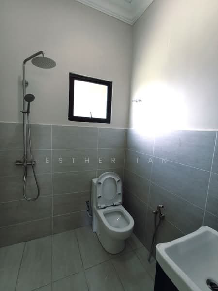 Commercial Bungalow for Rent in Seksyen 8 (Petaling Jaya) - Esther Tan - Bathroom - PropertyGuru.com.my
