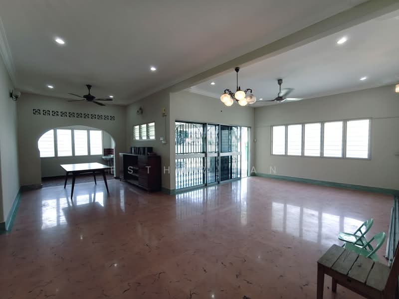 Commercial Bungalow for Rent in Seksyen 8 (Petaling Jaya) - Esther Tan - Living Room - PropertyGuru.com.my
