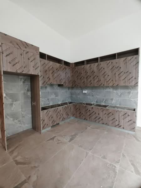 Cluster House for Sale in Forest City (Gelang Patah) - Herry Goh - Kitchen - PropertyGuru.com.my