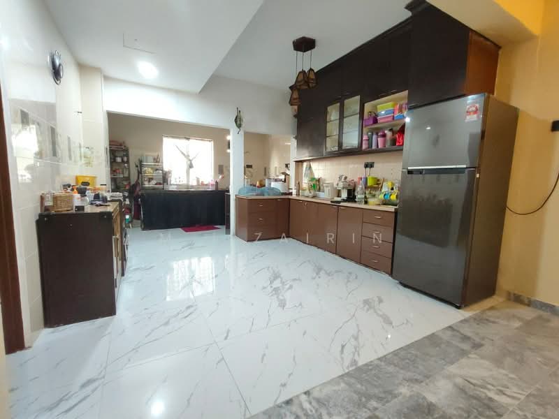 2-storey Terraced House for Sale in Taman Bukit Utama (Ulu Kelang) - M.J Zairin - Kitchen - PropertyGuru.com.my
