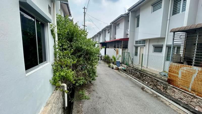 2-storey Terraced House for Sale in Semenyih (Selangor) - Khairul Nizam - Exterior - PropertyGuru.com.my