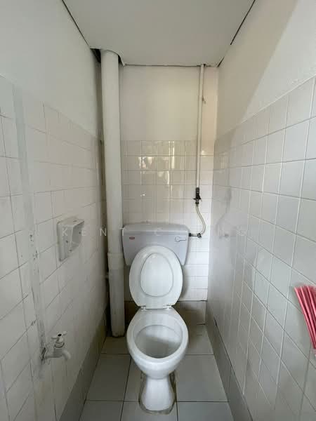 Desa Pandan Flat untuk Untuk Dijual - RM 268,000, Mac 2026 - Bathroom - PropertyGuru.com.my