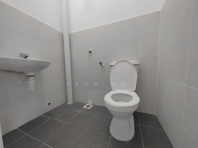SCIENTEX KUNDANG JAYA (ORCHID 2) untuk Untuk Disewa - RM 1,400 /bulan, Mac 2026 - Bathroom - PropertyGuru.com.my