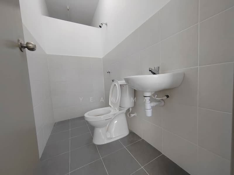 SCIENTEX KUNDANG JAYA (ORCHID 2) untuk Untuk Disewa - RM 1,400 /bulan, Mac 2026 - Bathroom - PropertyGuru.com.my