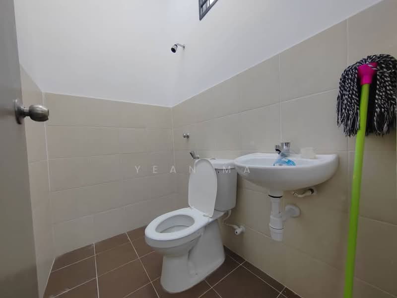 SCIENTEX KUNDANG JAYA (ORCHID 2) untuk Untuk Disewa - RM 1,400 /bulan, Mac 2026 - Bathroom - PropertyGuru.com.my