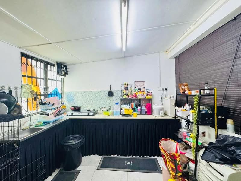 Taman Seri Ampang untuk Untuk Dijual - RM 390,000, Mac 2026 - Kitchen - PropertyGuru.com.my
