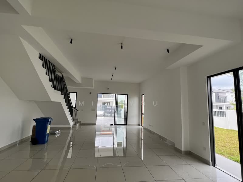 2-storey Terraced House for Sale in Bandar Rimbayu (Telok Panglima Garang) - Miki You - Living Room - PropertyGuru.com.my