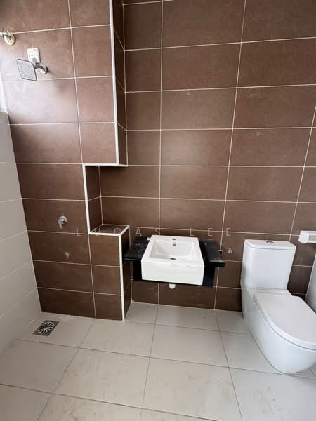 Terraced House for Rent in Bandar Dato Onn (Tebrau) - Lucas Lee - Bathroom - PropertyGuru.com.my