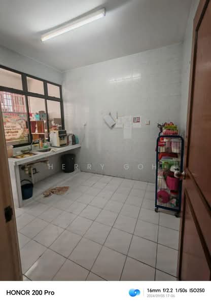 Semi-Detached House for Sale in Taman Perling (Perling) - Herry Goh - Kitchen - PropertyGuru.com.my