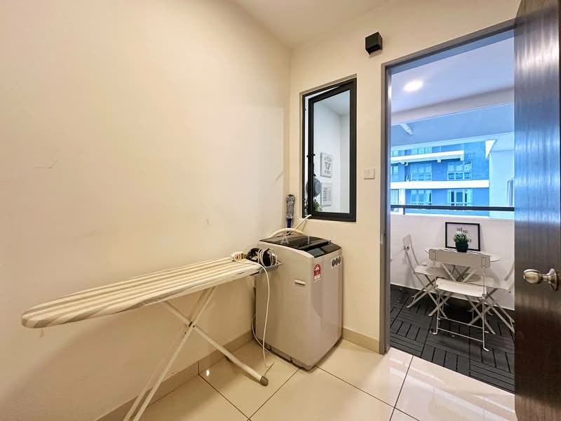 KL Traders Square untuk Untuk Dijual - RM 550,000, Mac 2026 - Balcony - PropertyGuru.com.my