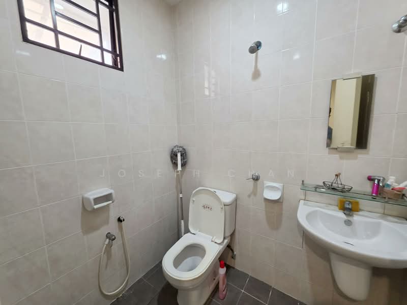 2-storey Terraced House for Sale in Cahaya Spk (Shah Alam) - Joseph Chan - Bathroom - PropertyGuru.com.my