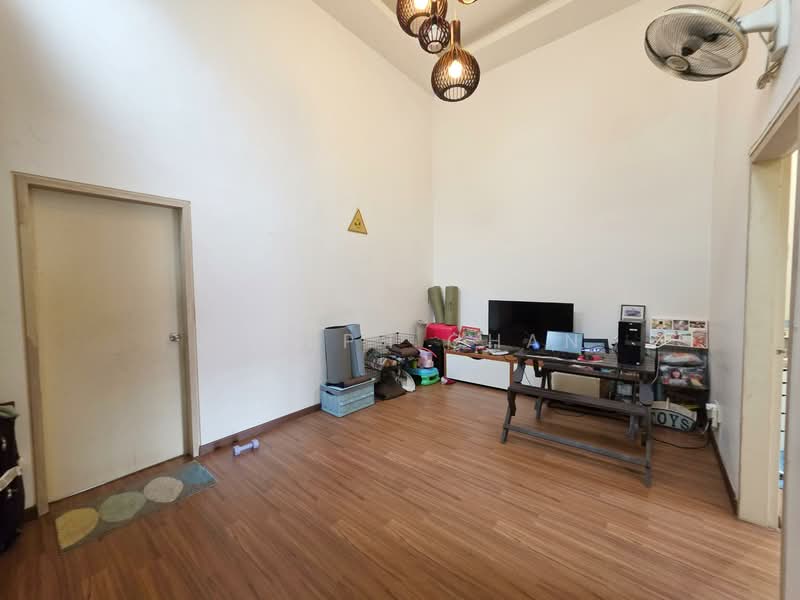 2-storey Terraced House for Sale in Cahaya Spk (Shah Alam) - Joseph Chan - Living Room - PropertyGuru.com.my