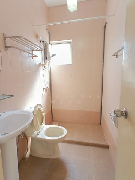 Condominium for Sale at Mentari Kondominium - Chin Chee Meng - Bathroom - PropertyGuru.com.my