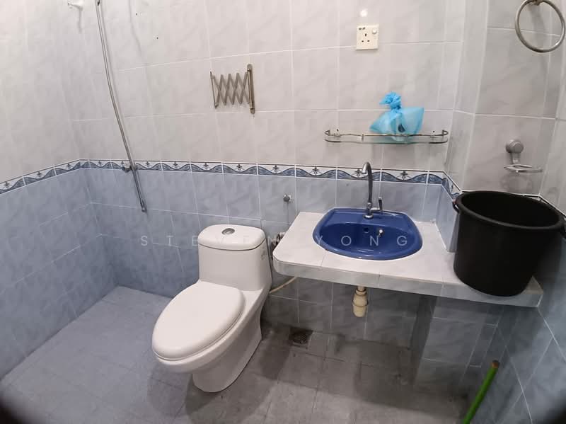 Section 2 untuk Untuk Dijual - RM 950,000, Mac 2026 - Bathroom - PropertyGuru.com.my