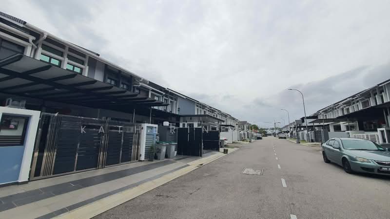 2-storey Terraced House for Sale in Taman Seri Austin (Tebrau) - Katherine Low - Exterior - PropertyGuru.com.my