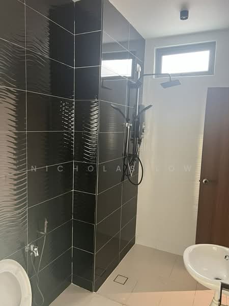 Cluster House for Rent in Taman Bukit Gemilang (Skudai) - Nicholas Low - Bathroom - PropertyGuru.com.my