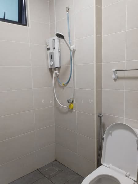Servis Apartment untuk Disewa di B11 Parkland Residence - Ken Lim - Bathroom - PropertyGuru.com.my