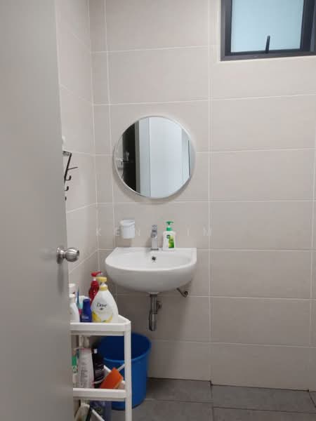 Servis Apartment untuk Disewa di B11 Parkland Residence - Ken Lim - Bathroom - PropertyGuru.com.my