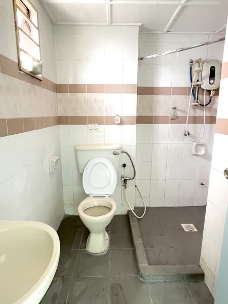 Condominium for Rent at The 19 Usj City Mall - Sherwin Lee - Bathroom - PropertyGuru.com.my