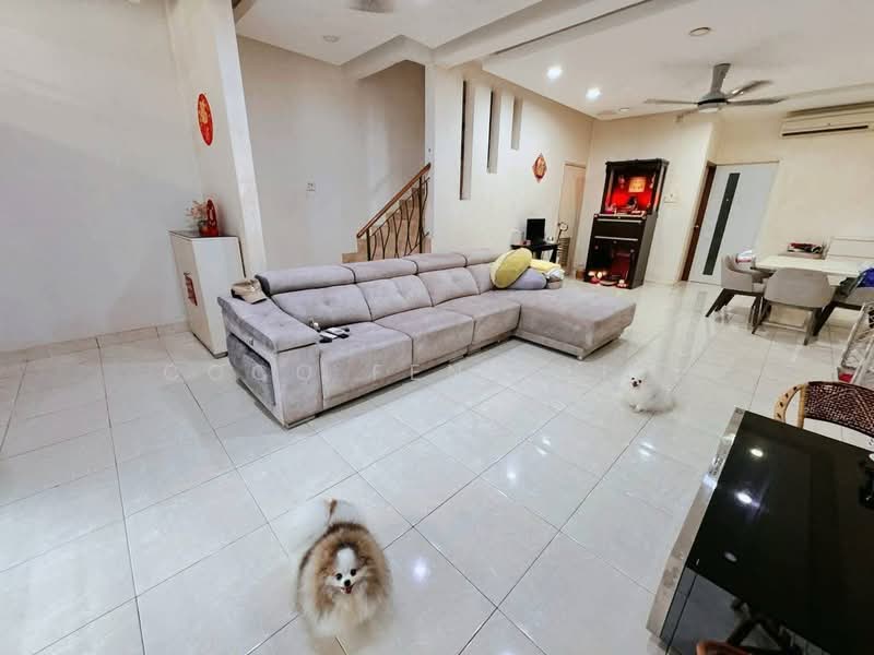 2-storey Terraced House for Sale in Taman Mount Austin (Tebrau) - Coco Feng Lily - Living Room - PropertyGuru.com.my