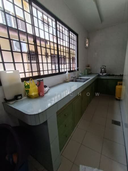 2-storey Terraced House for Sale in Station 18 (Ipoh) - Jerry Chow - Kitchen - PropertyGuru.com.my