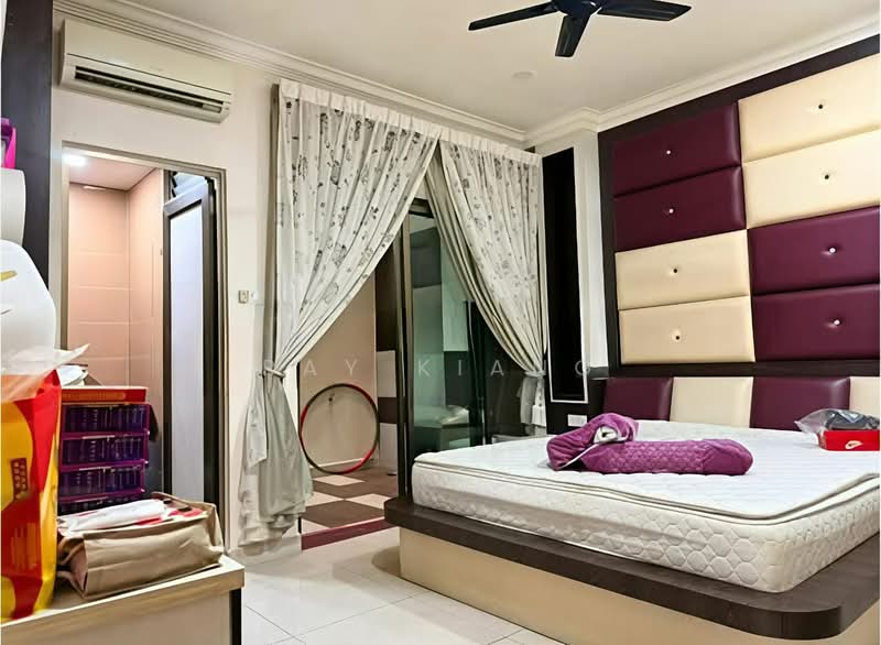 Semi-Detached House for Sale in Taman Sutera Utama (Skudai) - Ray Kiang - Bedroom - PropertyGuru.com.my