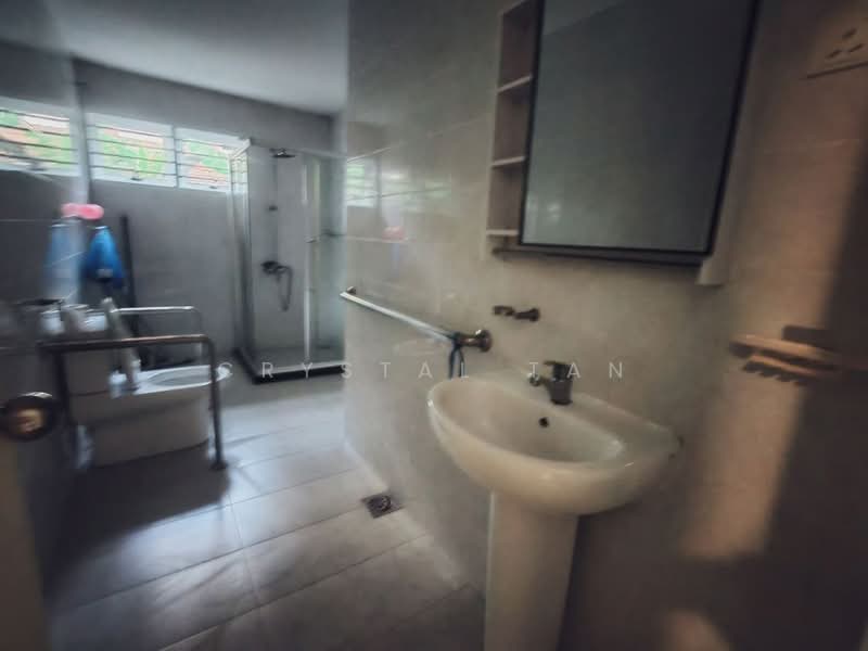Semi-Detached House for Rent in Taman Serene (Johor Bahru) - Crystal Tan - Bathroom - PropertyGuru.com.my