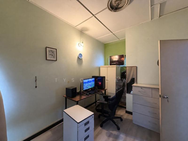 Rumah Teres untuk Dijual di Usj 12 (Subang Jaya) - Tyson Gan - Study - PropertyGuru.com.my