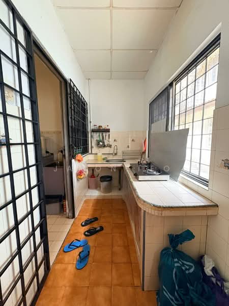 2-storey Terraced House for Sale in Kelana Jaya (Petaling Jaya) - Jason Teo - Kitchen - PropertyGuru.com.my