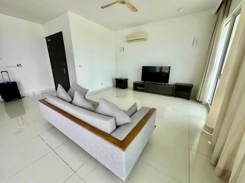 Kondominium untuk Disewa di Gurney Paragon - Giselle Wong - Living Room - PropertyGuru.com.my