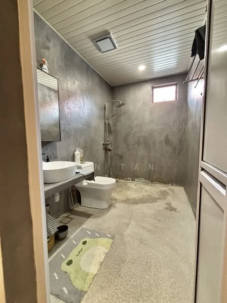 Semi-Detached House for Sale in Minden Heights (Gelugor) - Jan Tan - Bathroom - PropertyGuru.com.my