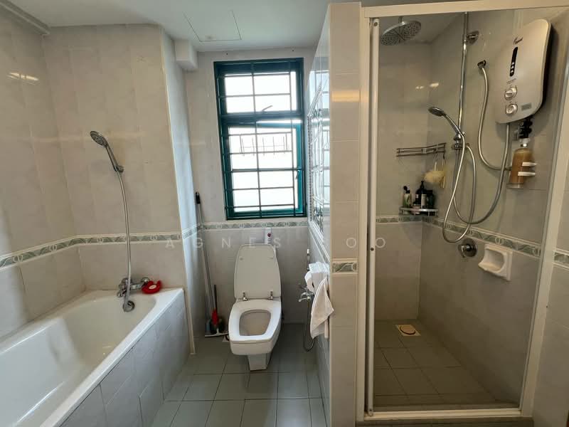 Condominium for Sale at The Straits View Condominium - Agnes Boo - Bathroom - PropertyGuru.com.my