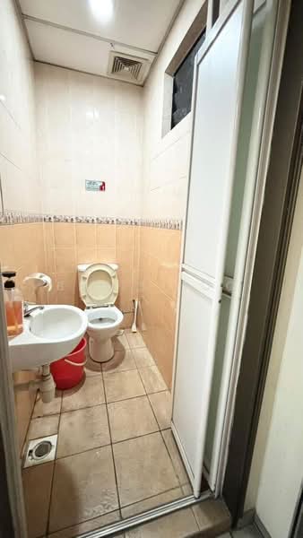 Terrace Factory for Sale in Taman Perindustrian Tampoi Jaya (Tampoi) - Bevis Hoo - Bathroom - PropertyGuru.com.my