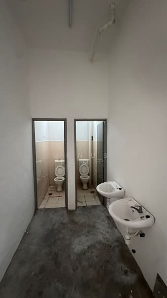 Factory for Rent in Taman Iks Simpang Ampat (Simpang Ampat) - Venus Teoh - Bathroom - PropertyGuru.com.my
