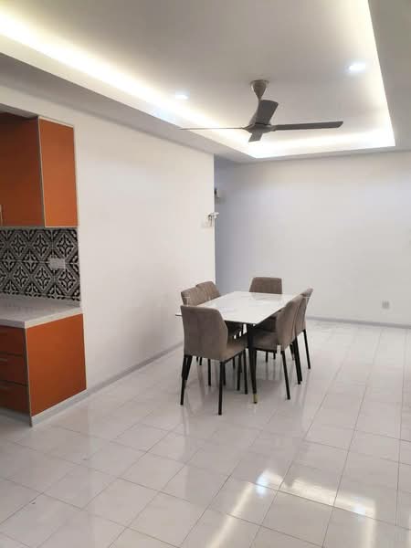 Vista Pinggiran Apartment untuk Untuk Dijual - RM 295,000, Mac 2026 - Dining Room - PropertyGuru.com.my