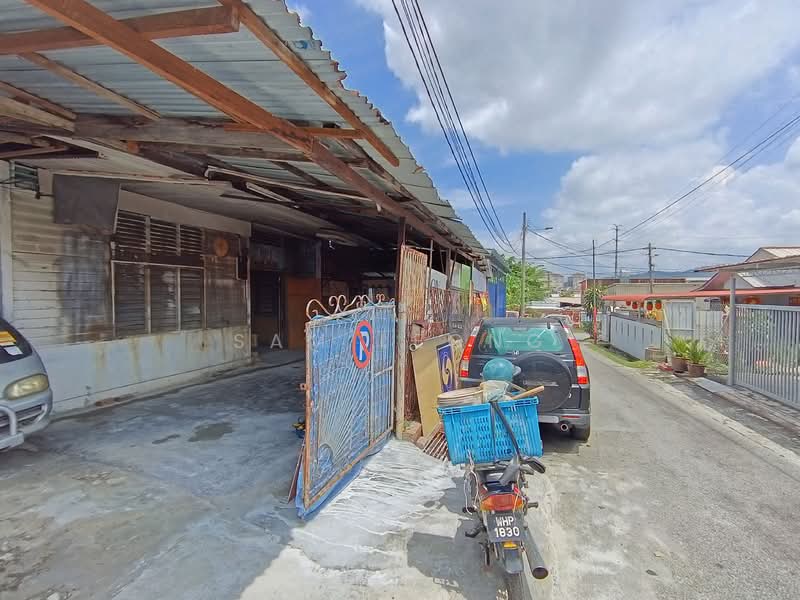 Ampang 1sty Landed House For Rent untuk Untuk Disewa - RM 2,000 /bulan, Mac 2026 - Exterior - PropertyGuru.com.my