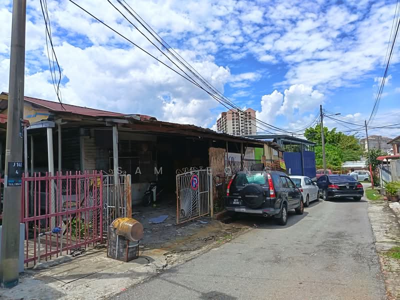 Ampang 1sty Landed House For Rent untuk Untuk Disewa - RM 2,000 /bulan, Mac 2026 - Exterior - PropertyGuru.com.my