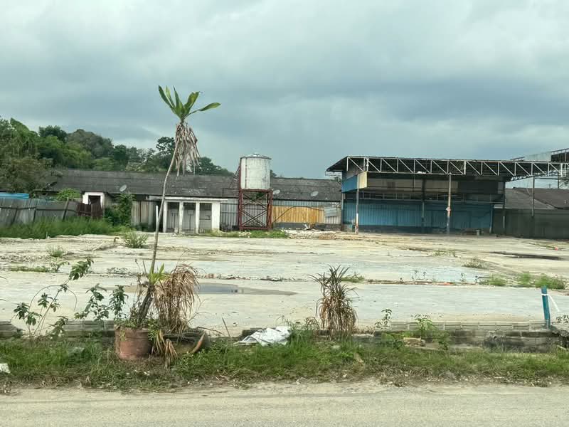 Shop for Rent in Johor Bahru (Johor) - SASER TAN. - Exterior - PropertyGuru.com.my