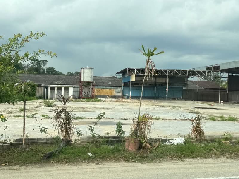 Shop for Rent in Johor Bahru (Johor) - SASER TAN. - Exterior - PropertyGuru.com.my